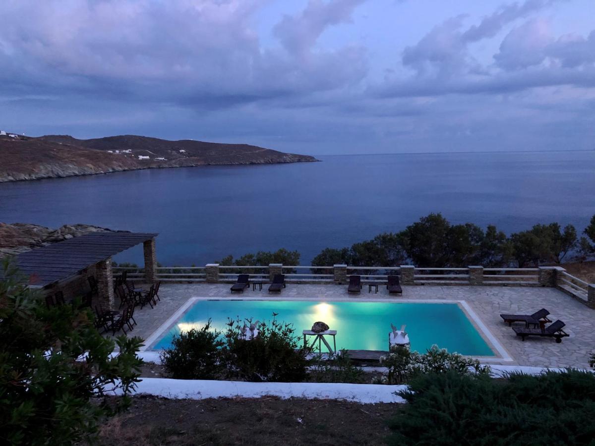 En Plo Aparthotel Agios Romanos Luaran gambar