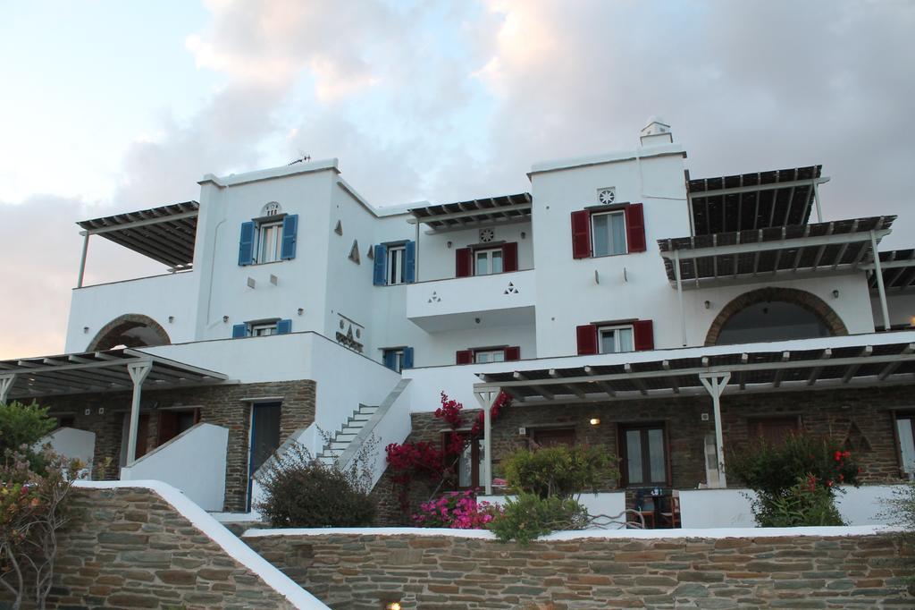 En Plo Aparthotel Agios Romanos Luaran gambar