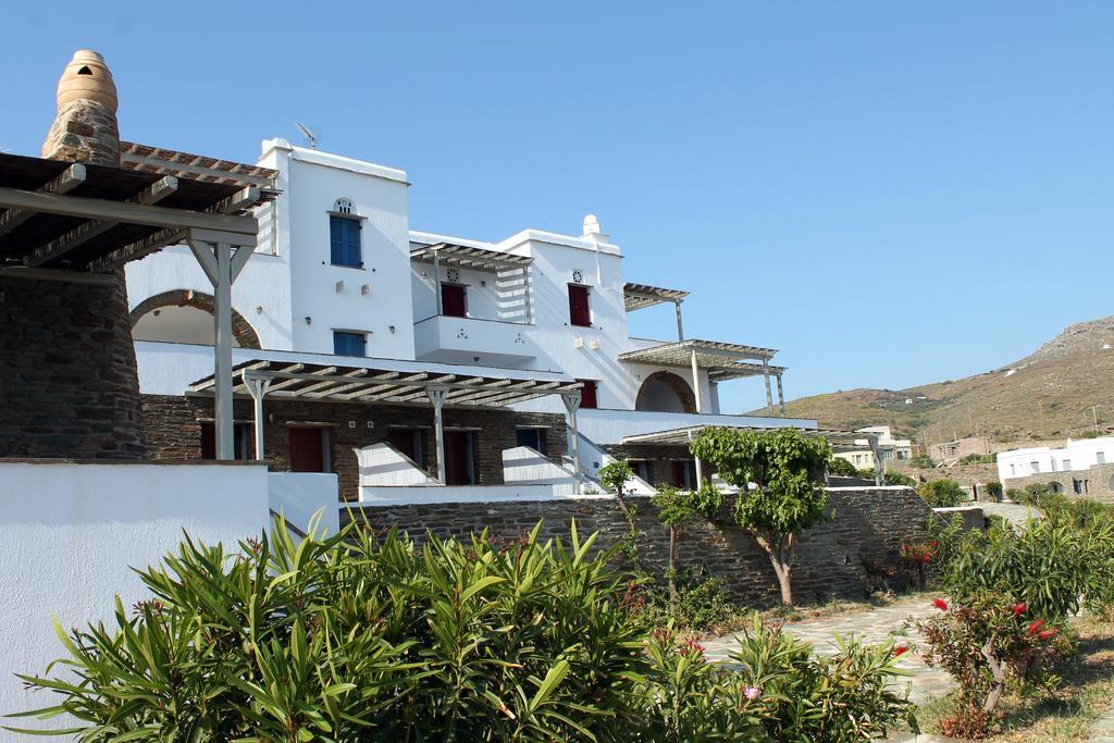 En Plo Aparthotel Agios Romanos Luaran gambar