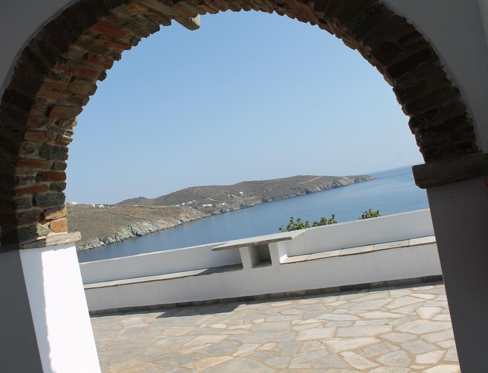 En Plo Aparthotel Agios Romanos Luaran gambar